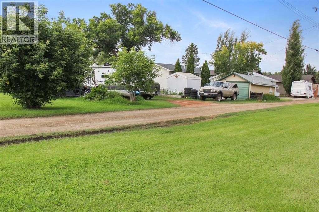216 Sanden Street, Bawlf, Alberta  T0B 0J0 - Photo 43 - A2338841
