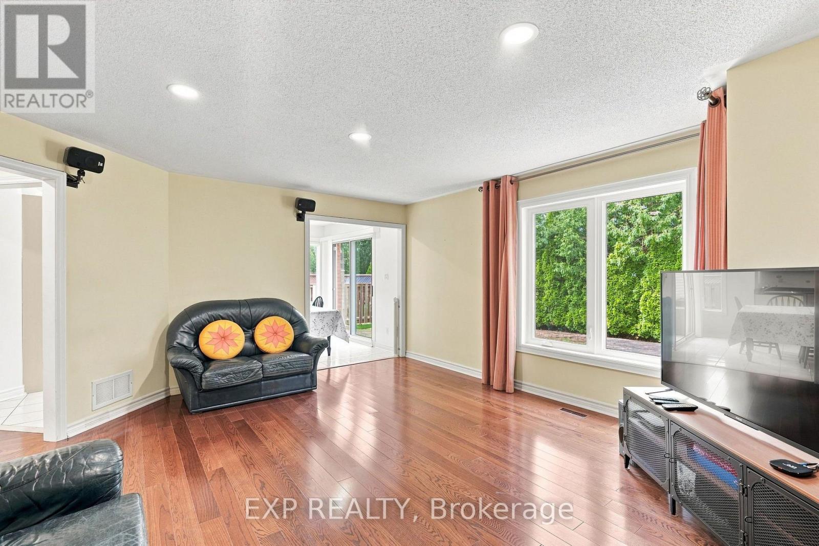 21 Cantex Court, Richmond Hill, Ontario  L4S 1B1 - Photo 12 - N13698736