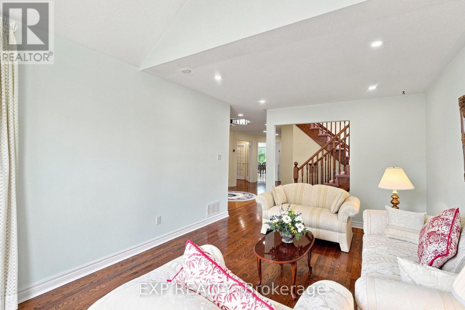21 Cantex Court, Richmond Hill, Ontario  L4S 1B1 - Photo 9 - N13698736