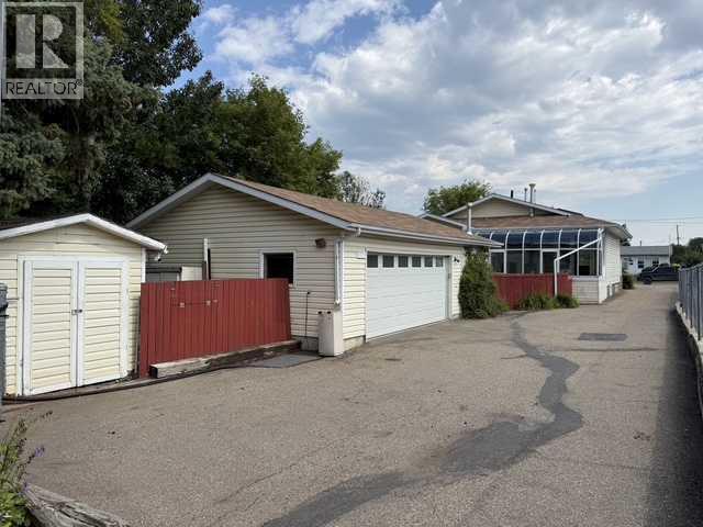4732 48 Street, Sylvan Lake, Alberta  T4S 1M9 - Photo 3 - A2334770