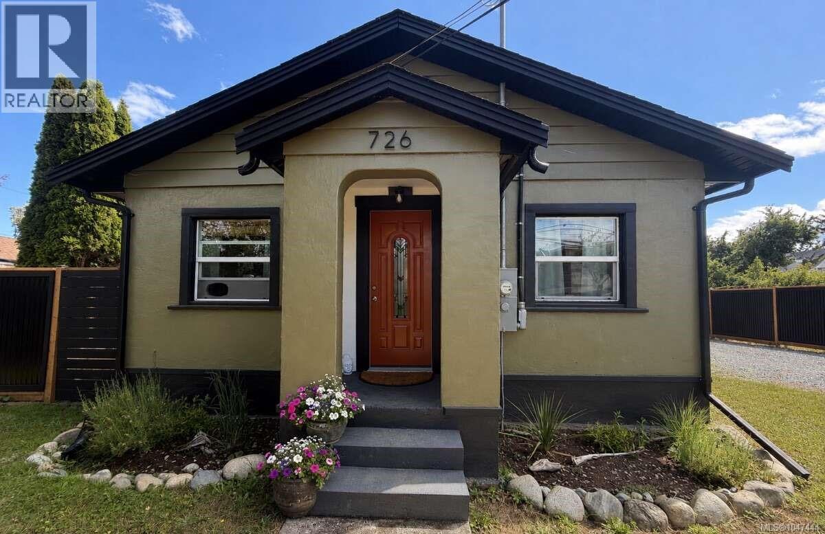 726 Bruce Ave, Nanaimo, British Columbia