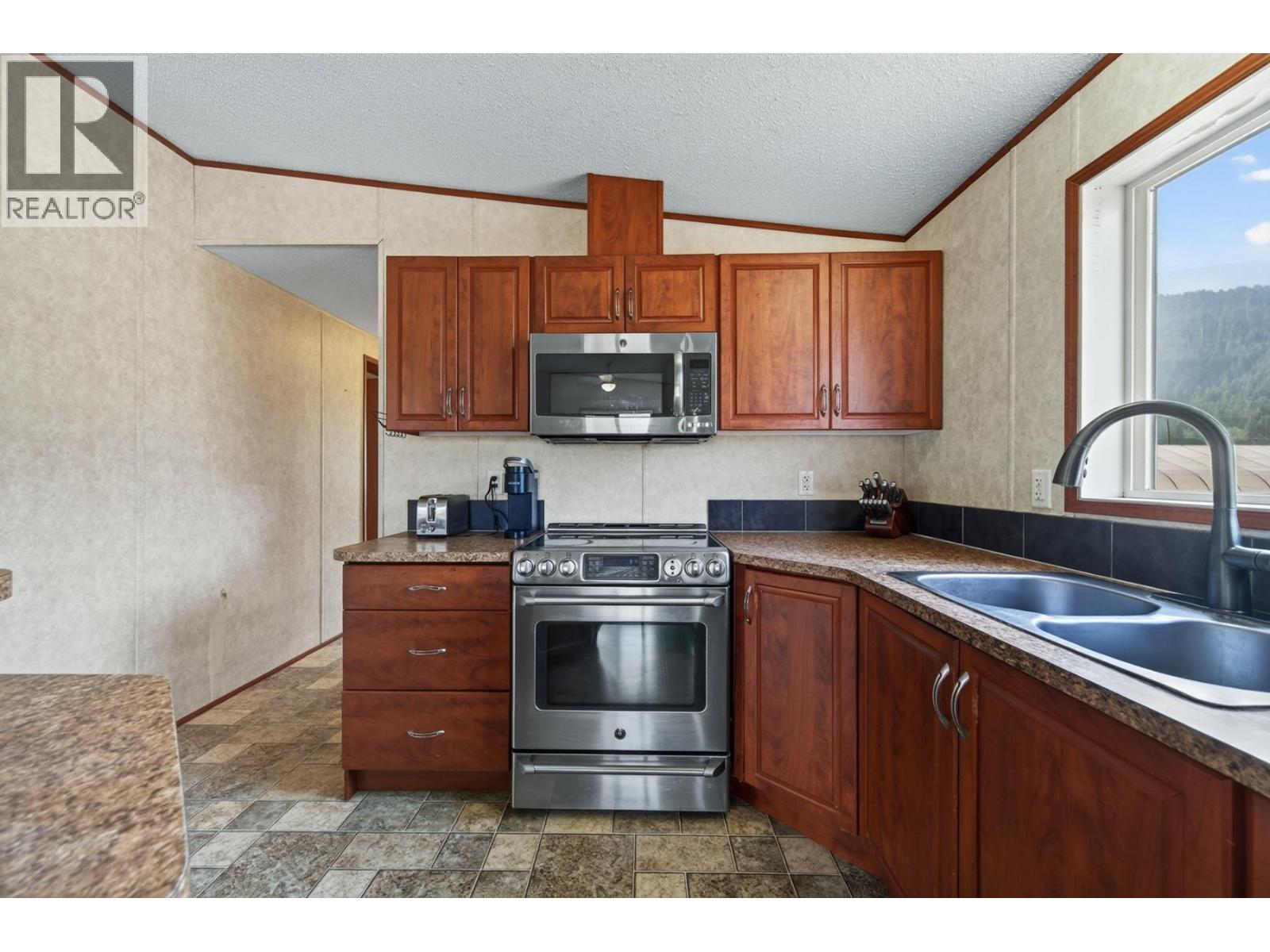 1889 Nicolls Road, Merritt, British Columbia  V1K 1N7 - Photo 12 - 10398402