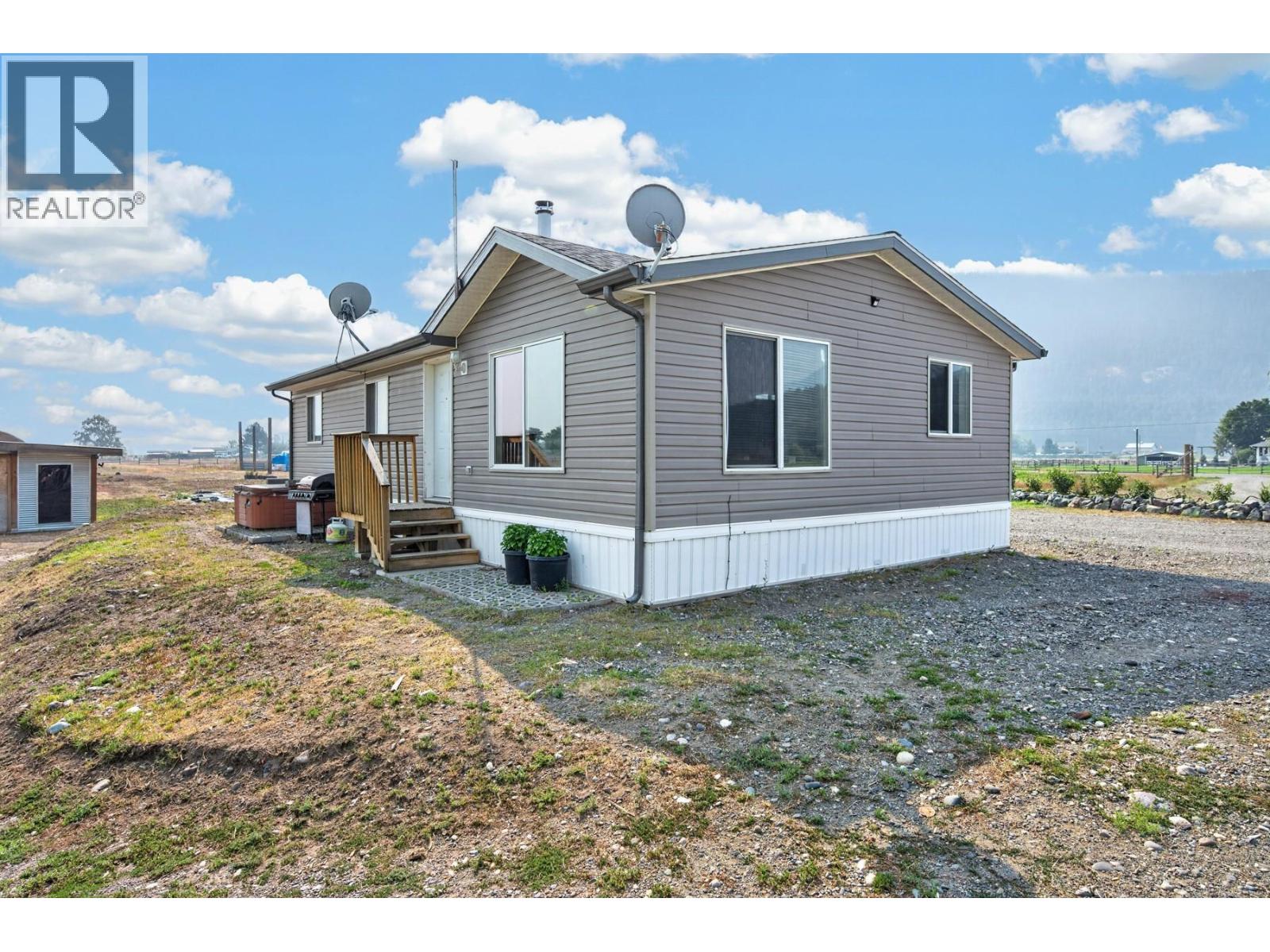 1889 Nicolls Road, Merritt, British Columbia  V1K 1N7 - Photo 3 - 10398402