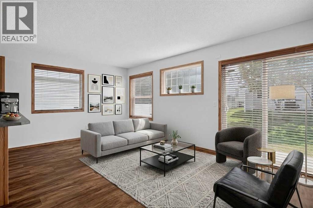 2337 Eversyde Avenue SW, Calgary, Alberta  T2Y 4S4 - Photo 4 - A2333008