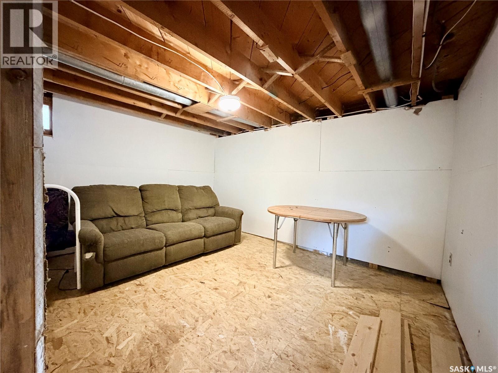 104 Railway Avenue E, Neilburg, Saskatchewan  S0M 2C0 - Photo 17 - SK046213