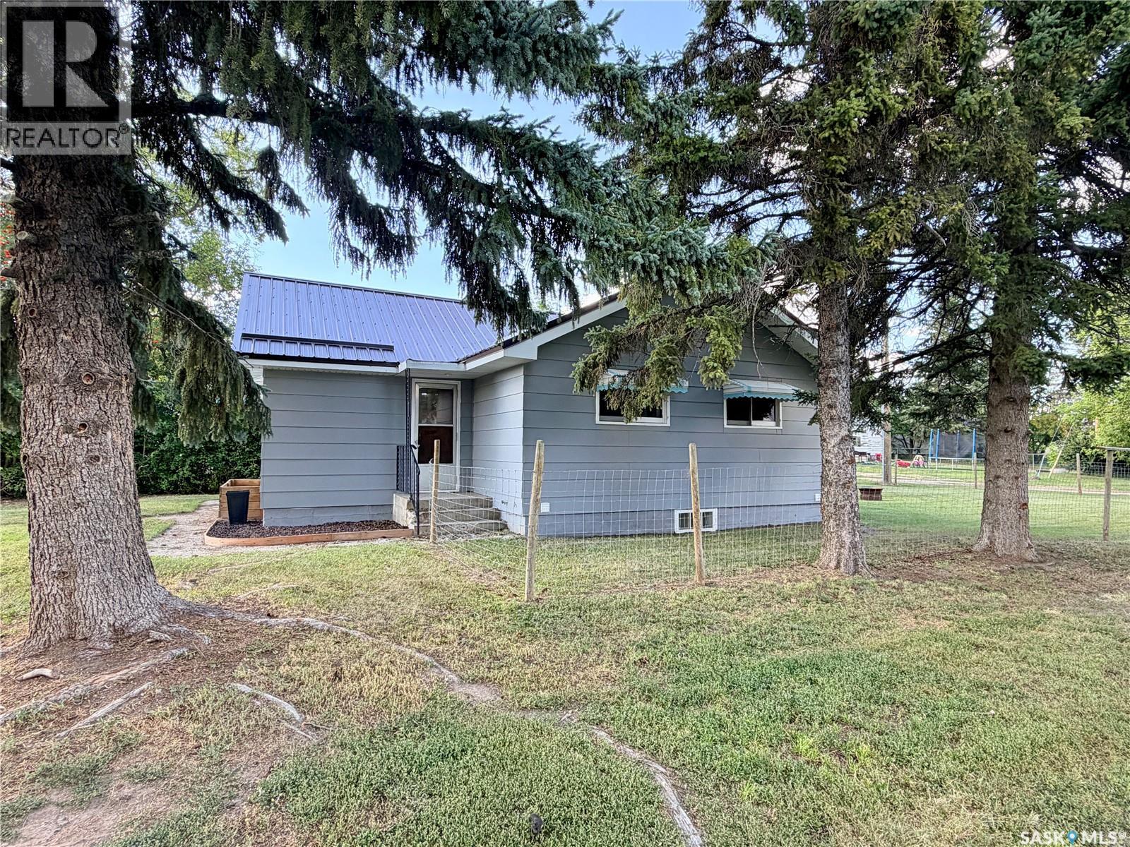 104 Railway Avenue E, Neilburg, Saskatchewan  S0M 2C0 - Photo 23 - SK046213