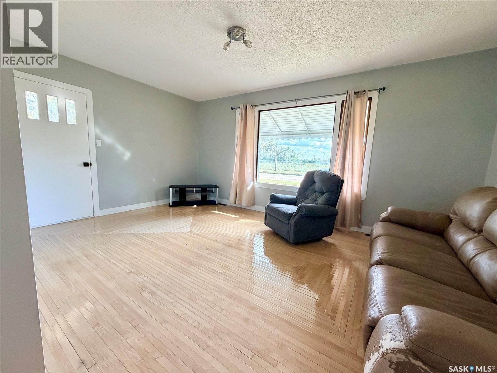 104 Railway Avenue E, Neilburg, Saskatchewan  S0M 2C0 - Photo 9 - SK046213