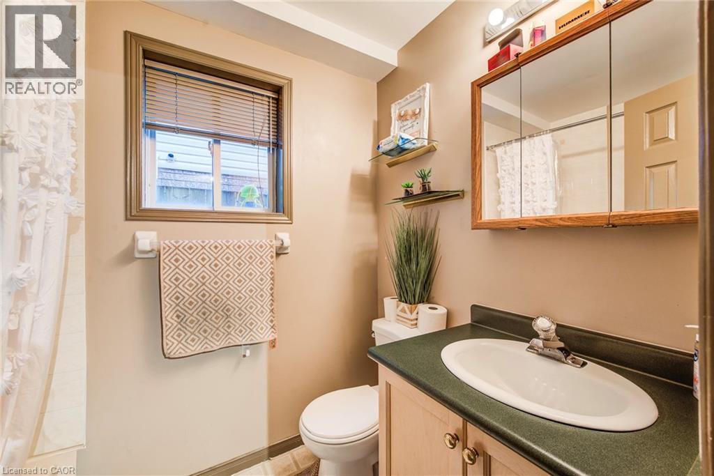 562 Erinbrook Drive, Kitchener, Ontario  N2E 3M8 - Photo 11 - 40845438