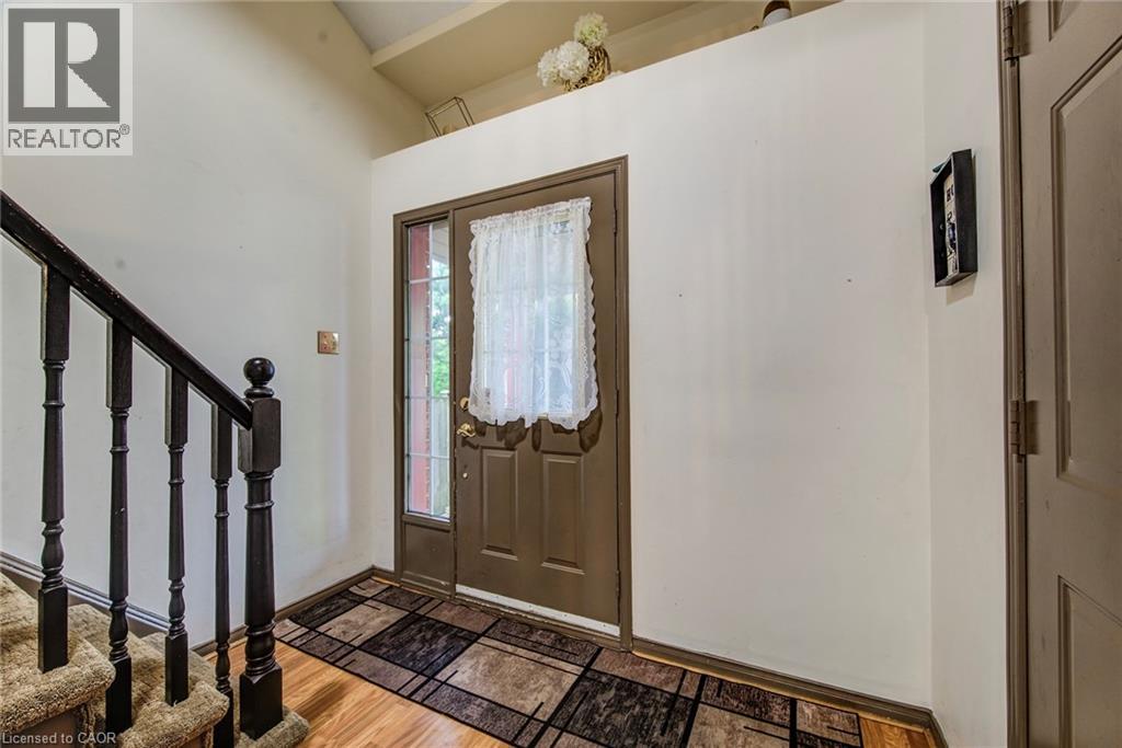 562 Erinbrook Drive, Kitchener, Ontario  N2E 3M8 - Photo 3 - 40845438
