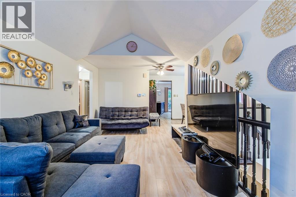 562 Erinbrook Drive, Kitchener, Ontario  N2E 3M8 - Photo 17 - 40845438