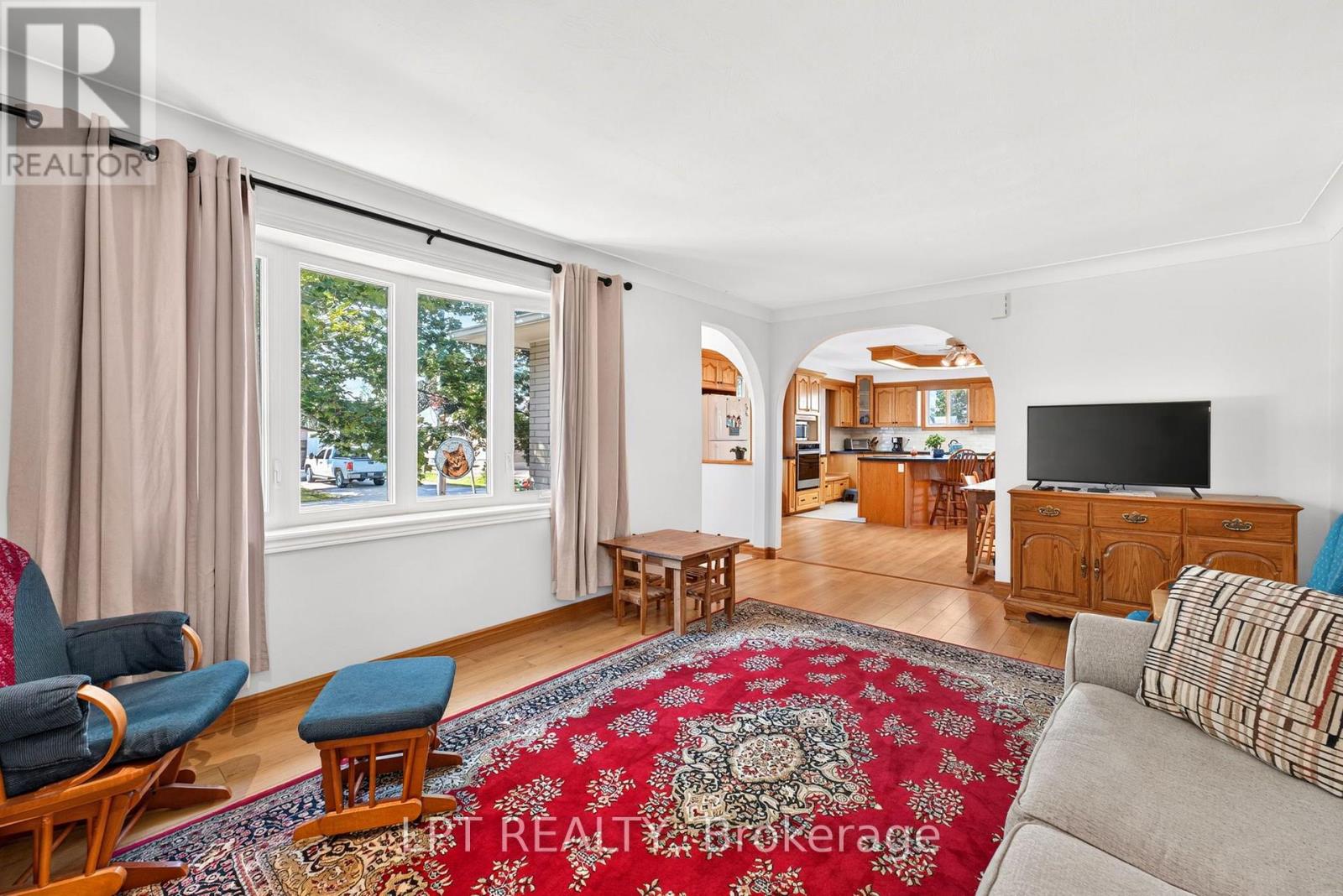 226 Tain Street, North Middlesex, Ontario  N0M 2K0 - Photo 11 - X13698658