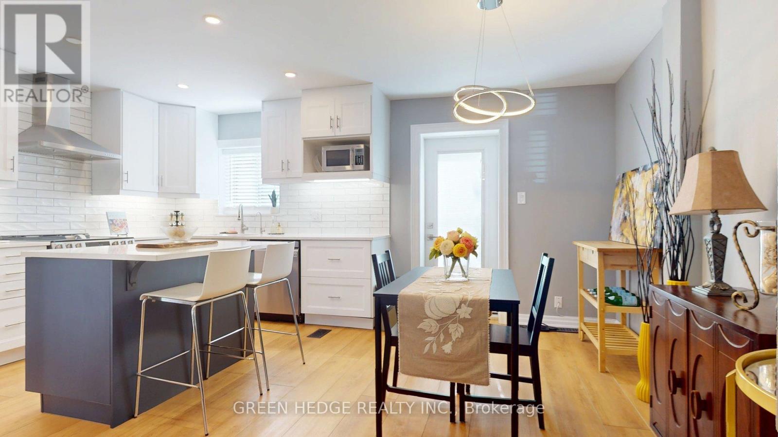 66 Cliff Street, Toronto, Ontario  M6N 4M1 - Photo 3 - W13698756