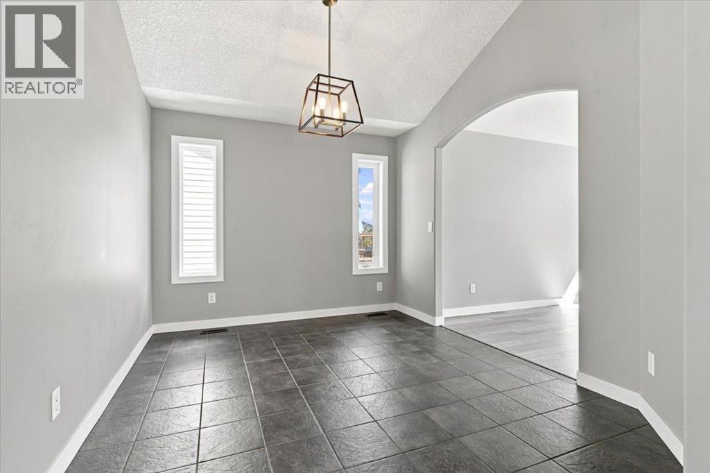 10465 Royal Oaks Drive, Grande Prairie, Alberta  T8V 8L5 - Photo 13 - A2338850