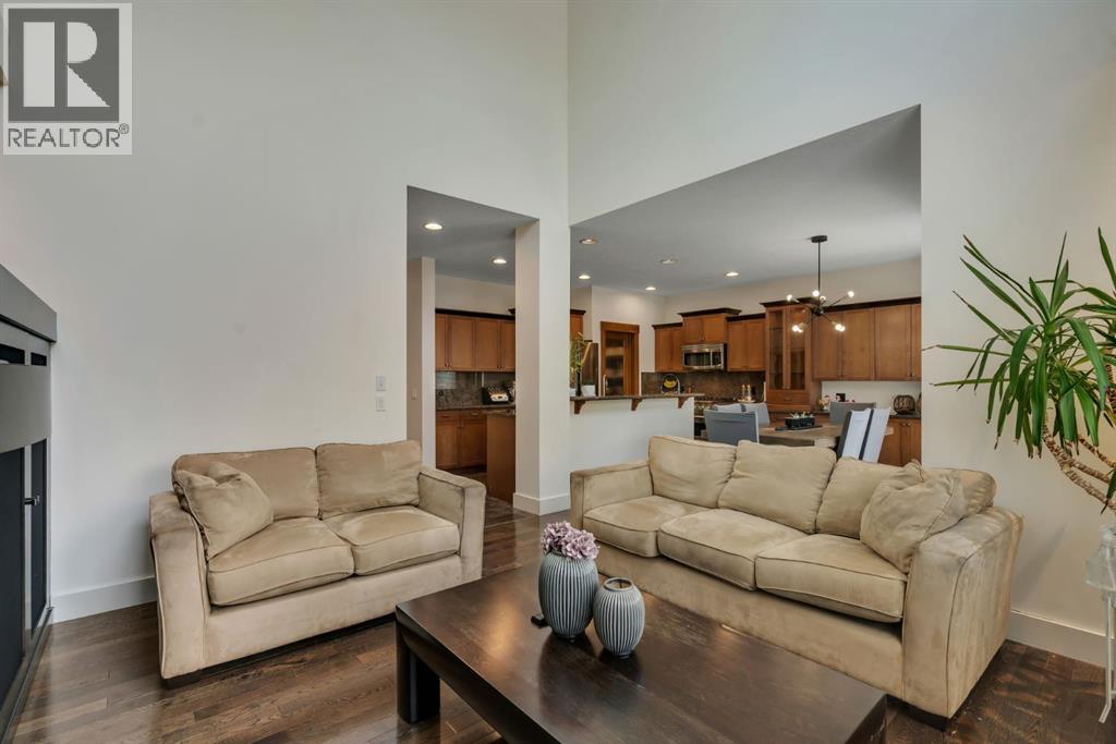 242 Valley Woods Place NW, Calgary, Alberta  T3B 6A3 - Photo 7 - A2337982