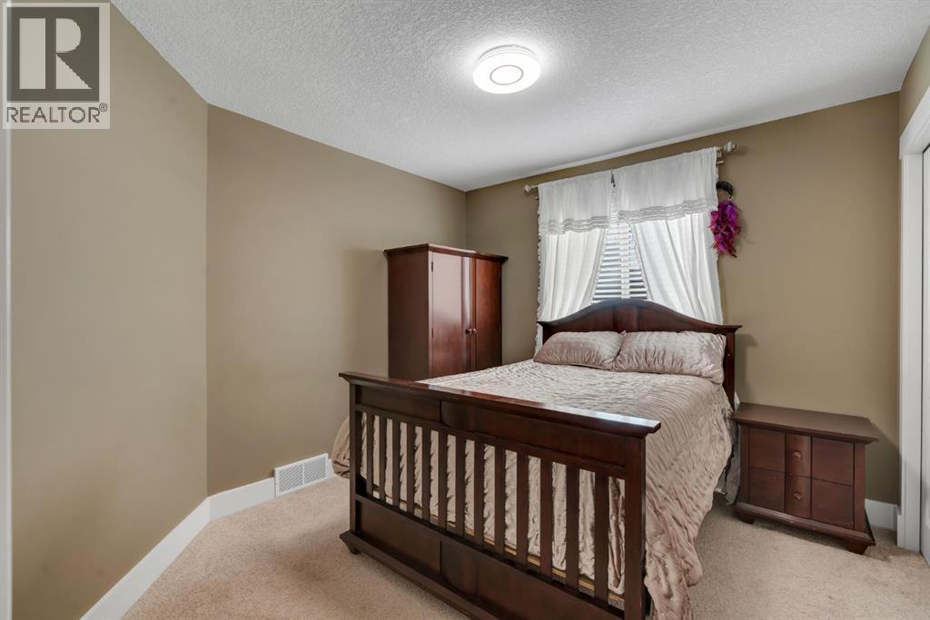242 Valley Woods Place NW, Calgary, Alberta  T3B 6A3 - Photo 35 - A2337982