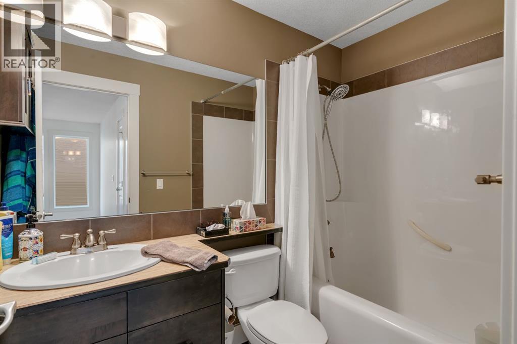 242 Valley Woods Place NW, Calgary, Alberta  T3B 6A3 - Photo 38 - A2337982