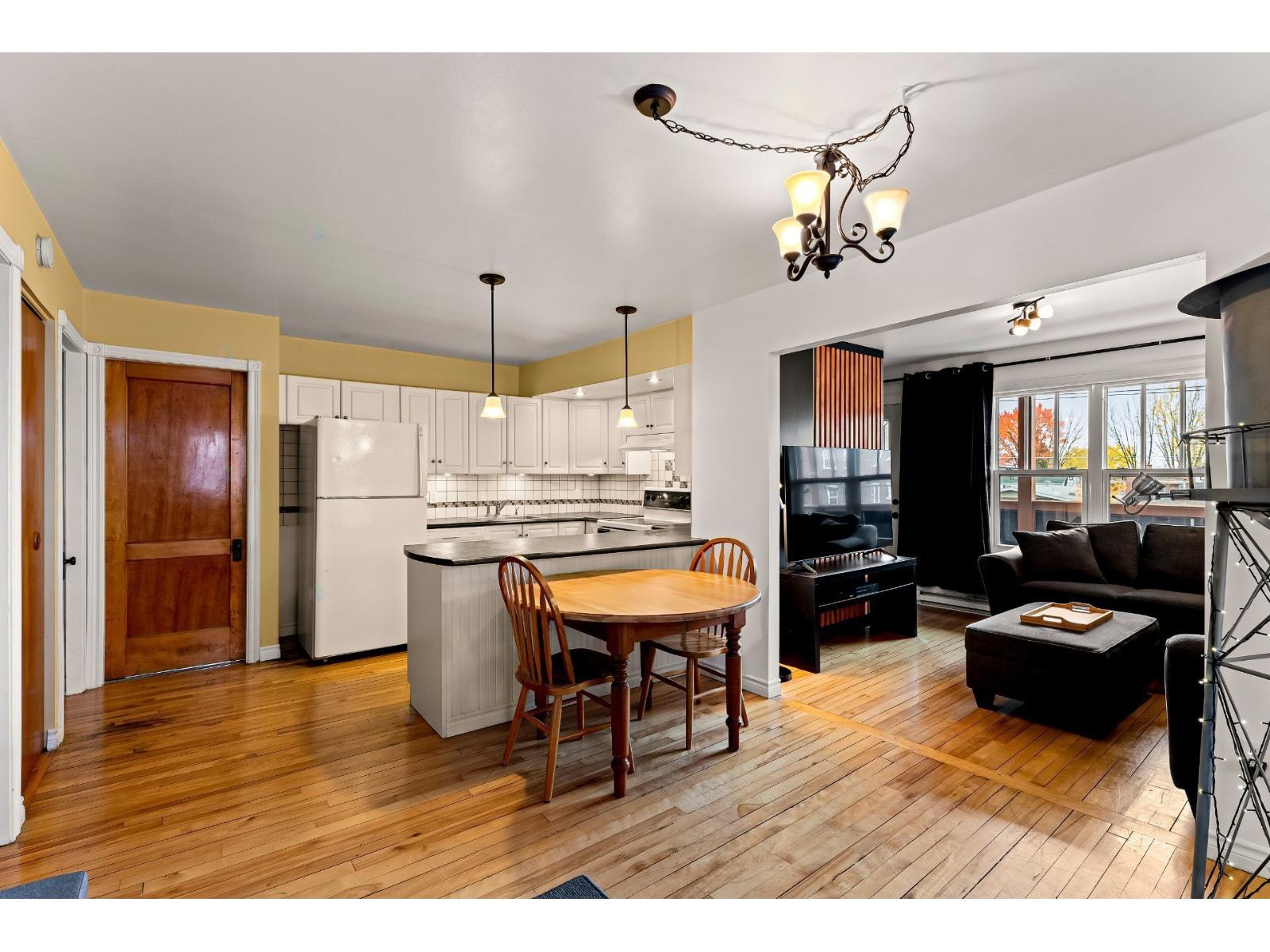 507-509 Rue King E. Sherbrooke (Fleurimont) Quebec Canada J1G1B6 4