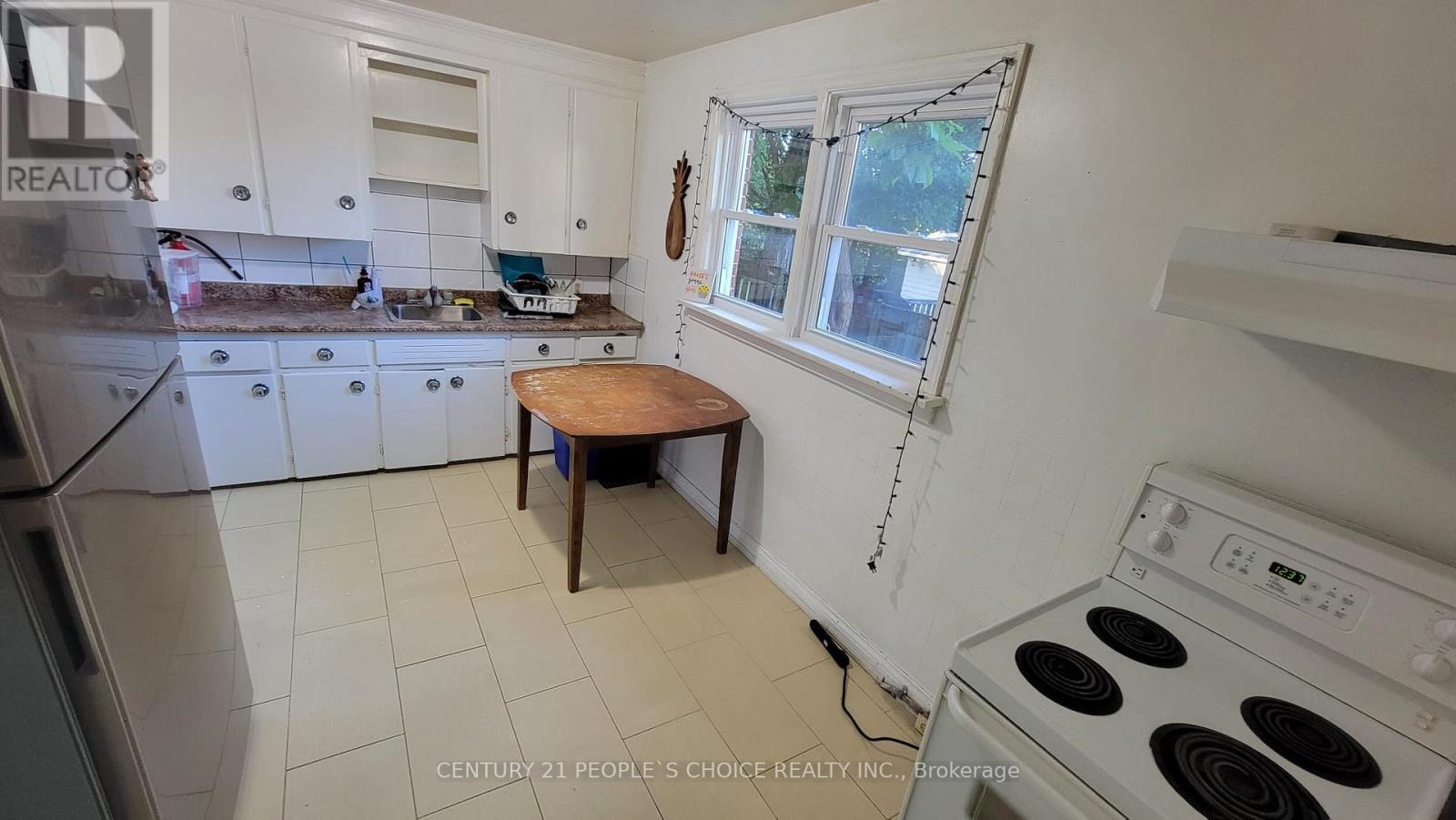52 Columbia Street W, Waterloo, Ontario  N2L 3K5 - Photo 3 - X13698762