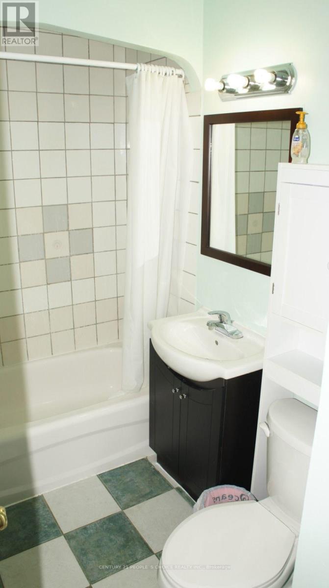 52 Columbia Street W, Waterloo, Ontario  N2L 3K5 - Photo 8 - X13698762