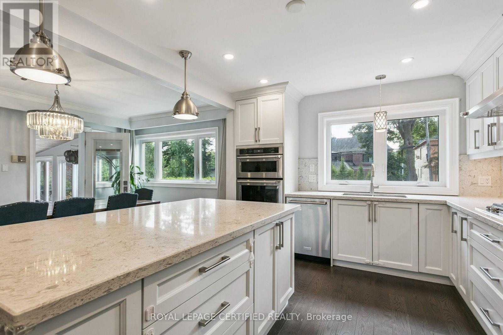 462 The Kingsway, Toronto, Ontario  M9A 3W4 - Photo 11 - W13605190