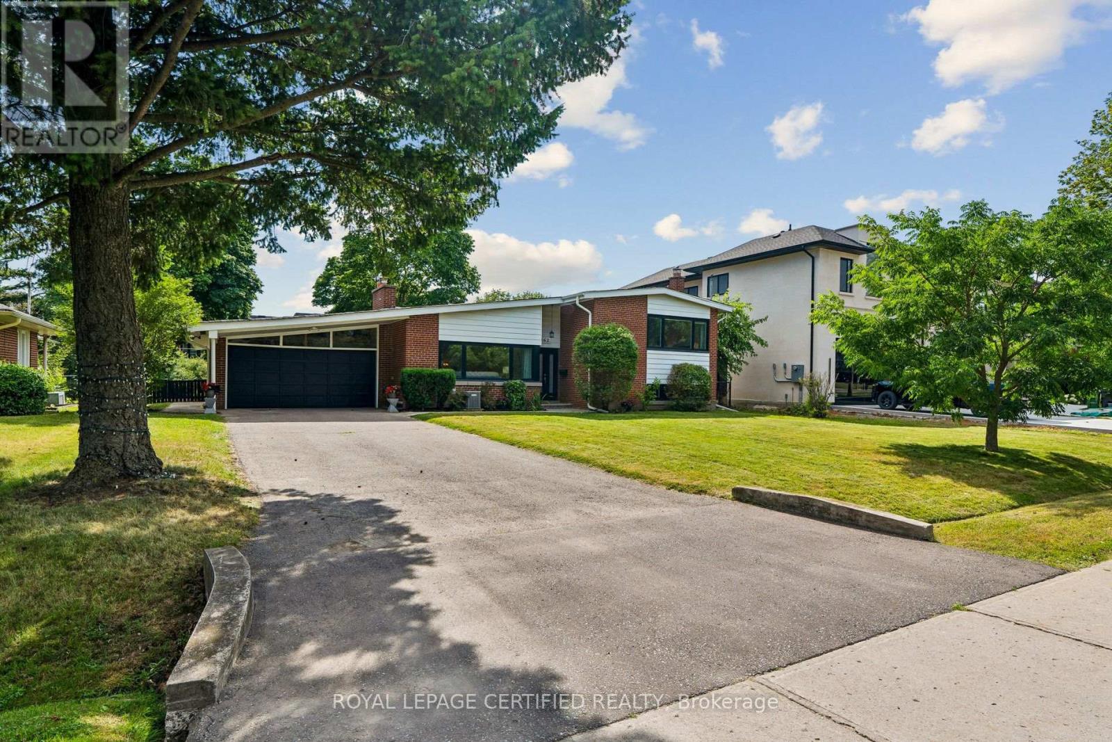 462 The Kingsway, Toronto, Ontario  M9A 3W4 - Photo 2 - W13605190