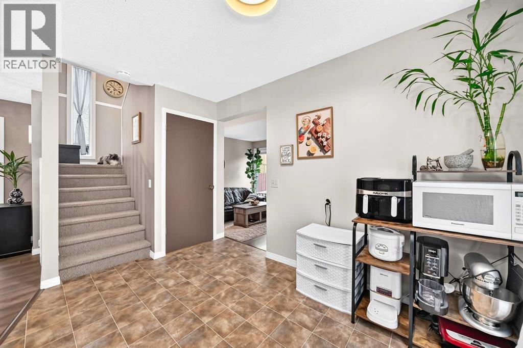 1487 Berkley Drive NW, Calgary, Alberta  T3K 1T7 - Photo 13 - A2337862