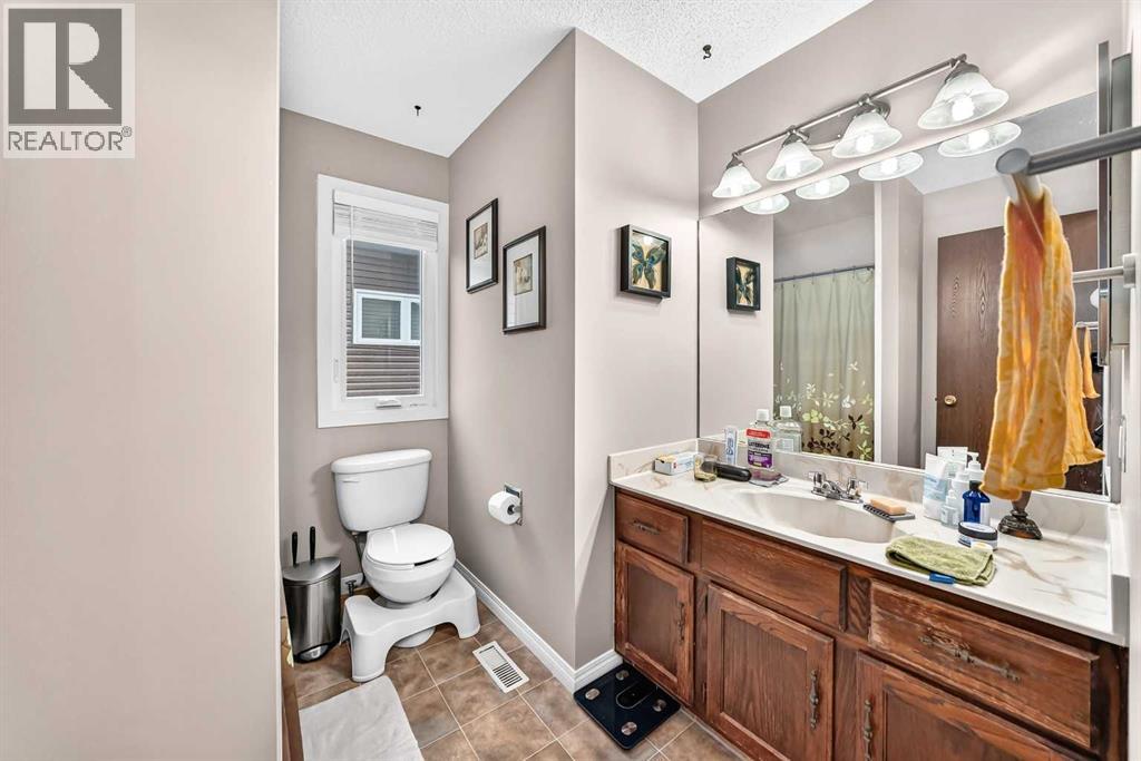 1487 Berkley Drive NW, Calgary, Alberta  T3K 1T7 - Photo 29 - A2337862