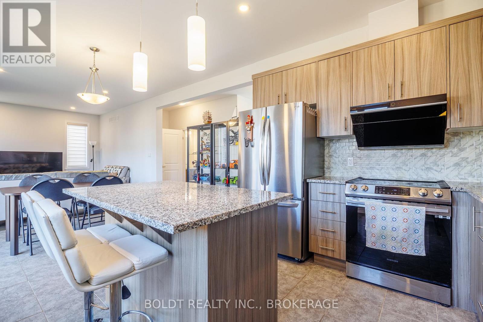 8037 Brookside Drive, Niagara Falls, Ontario  L2H 3T9 - Photo 11 - X13698778