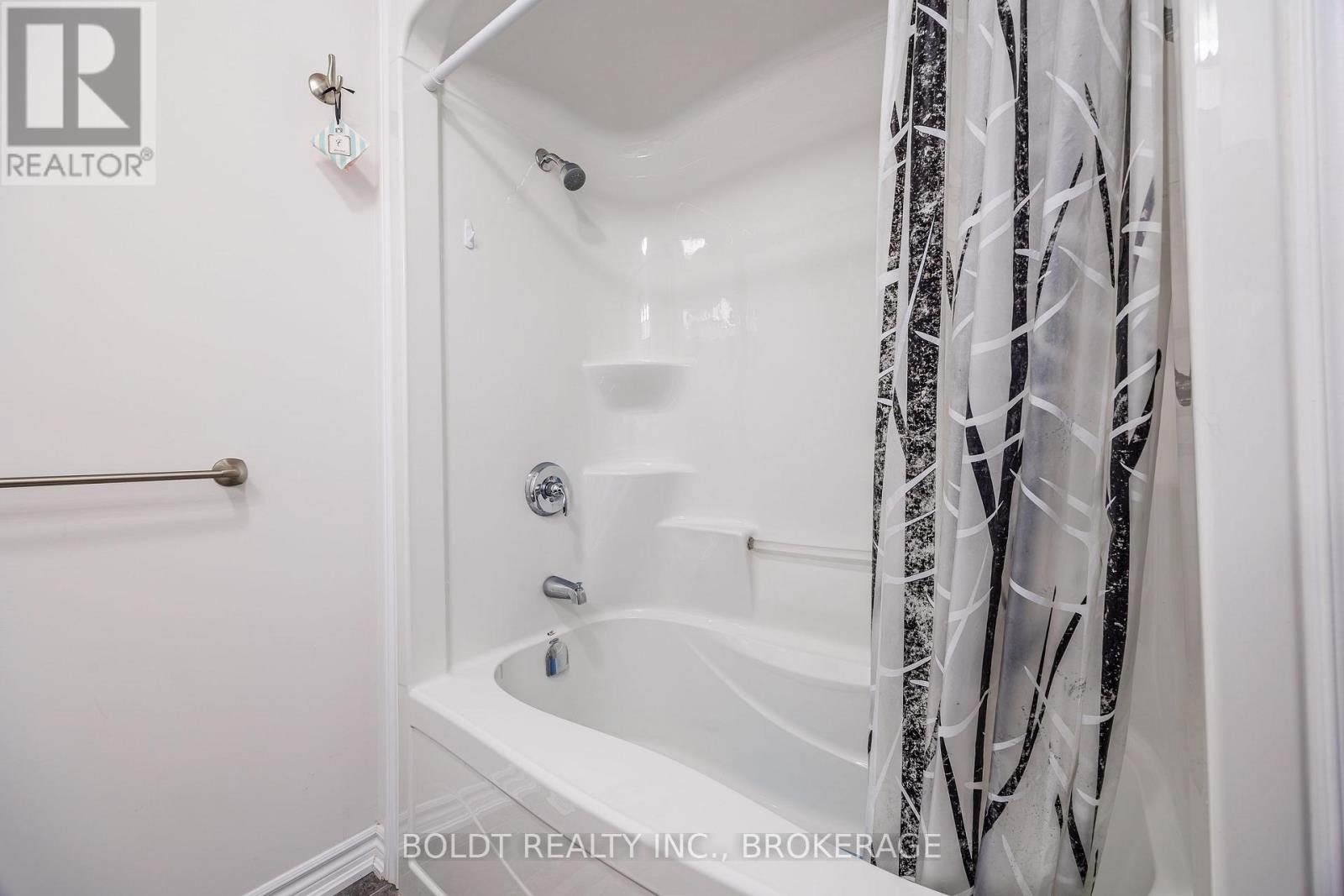 8037 Brookside Drive, Niagara Falls, Ontario  L2H 3T9 - Photo 22 - X13698778