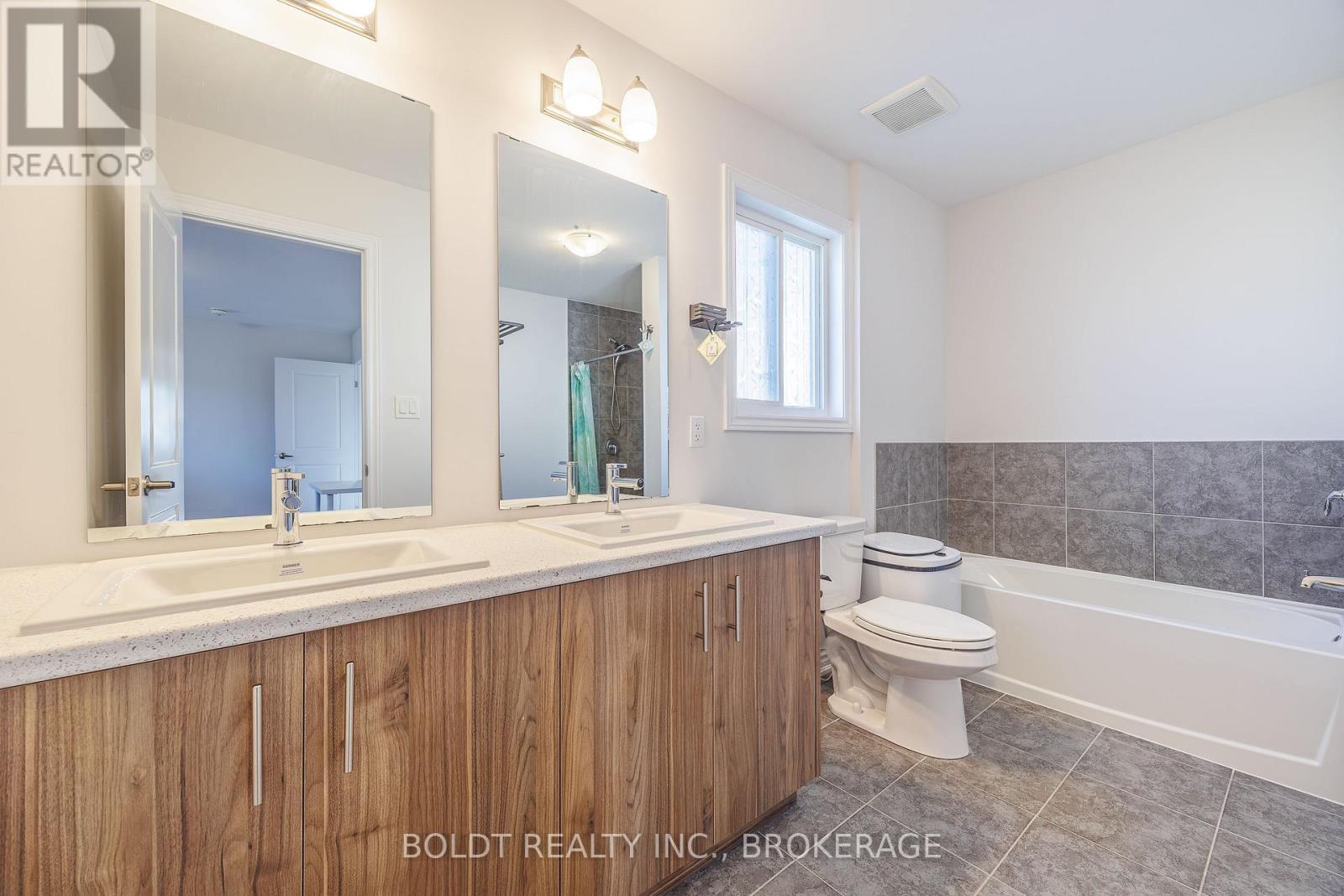 8037 Brookside Drive, Niagara Falls, Ontario  L2H 3T9 - Photo 25 - X13698778