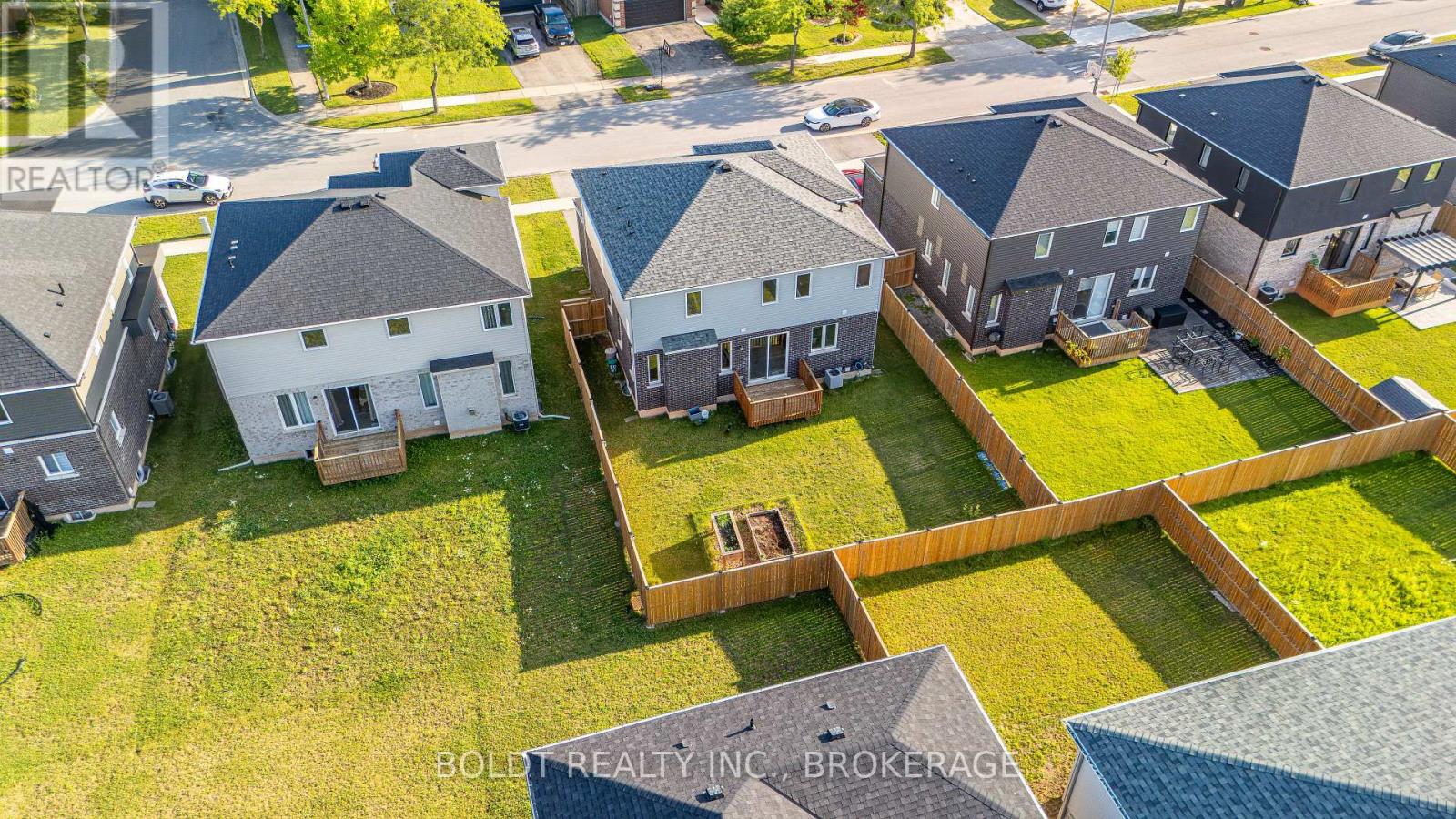 8037 Brookside Drive, Niagara Falls, Ontario  L2H 3T9 - Photo 34 - X13698778