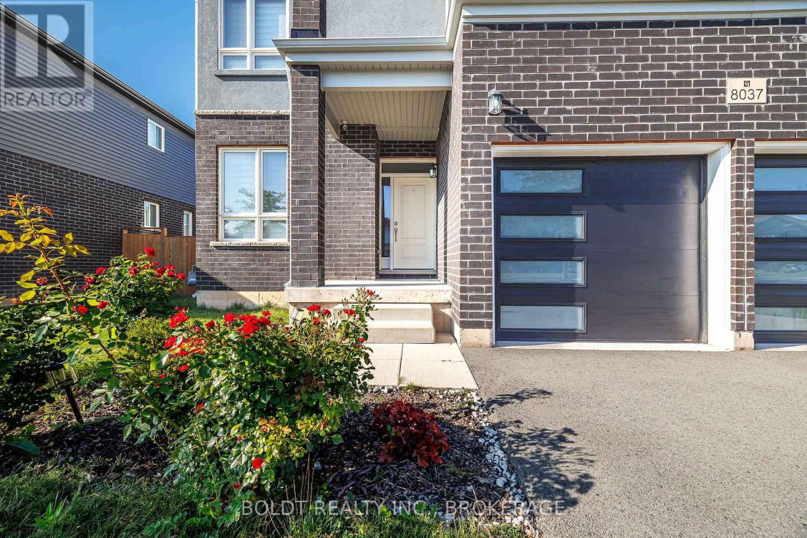 8037 Brookside Drive, Niagara Falls, Ontario  L2H 3T9 - Photo 4 - X13698778