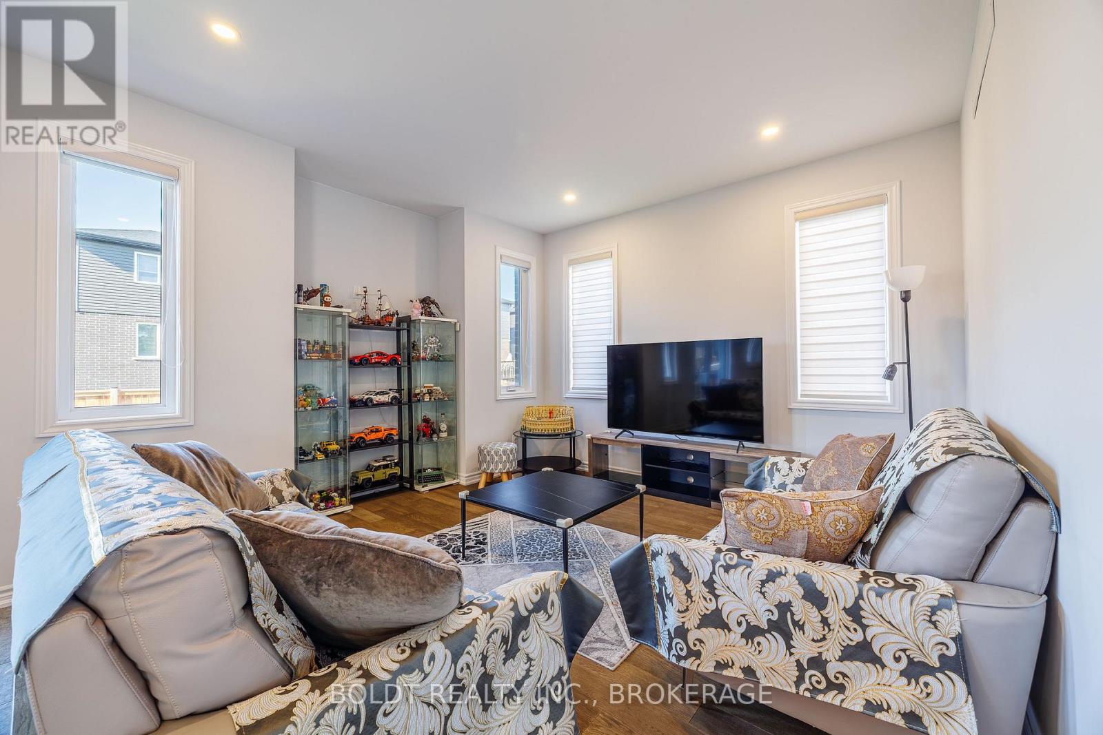 8037 Brookside Drive, Niagara Falls, Ontario  L2H 3T9 - Photo 6 - X13698778