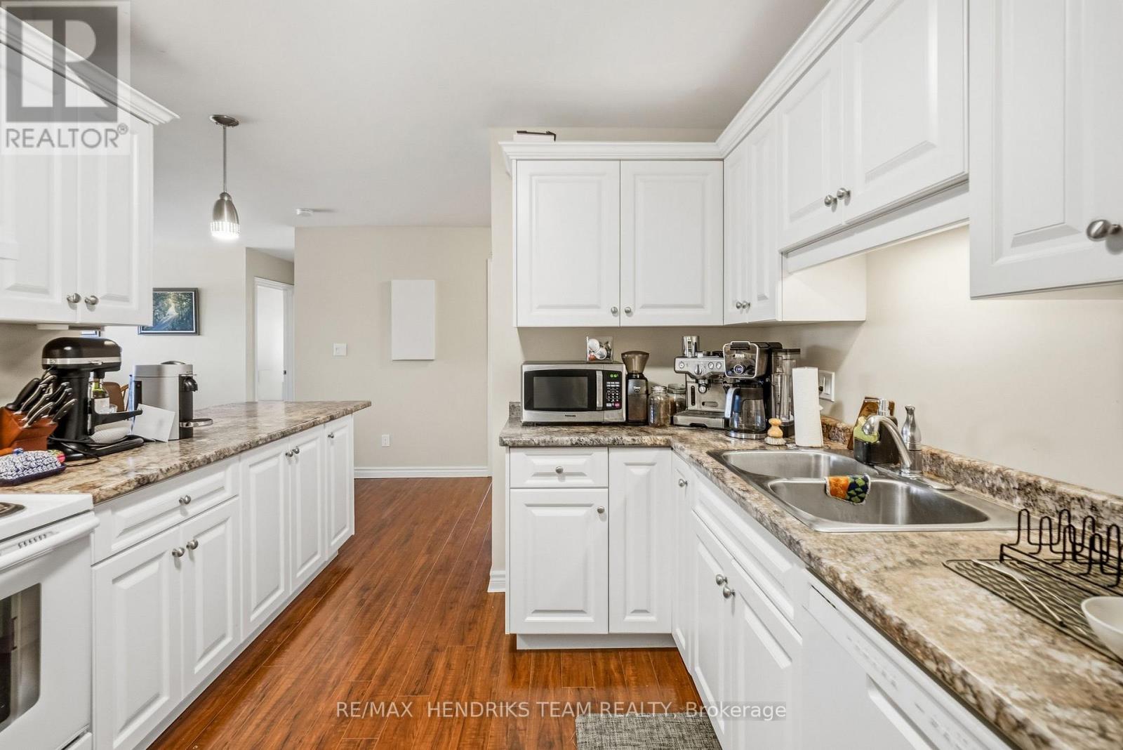 Upper Floor (2a) - 320 Vine Street, St. Catharines, Ontario  L2M 4T3 - Photo 10 - X13698788