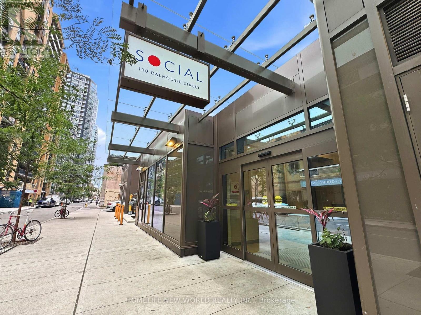 2210 - 100 Dalhousie Street, Toronto, Ontario  M5B 0C7 - Photo 2 - C13698804