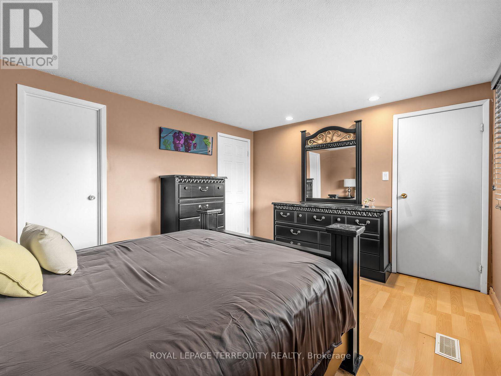 19 - 1330 Trowbridge Drive, Oshawa, Ontario  L1G 7L1 - Photo 18 - E13698820