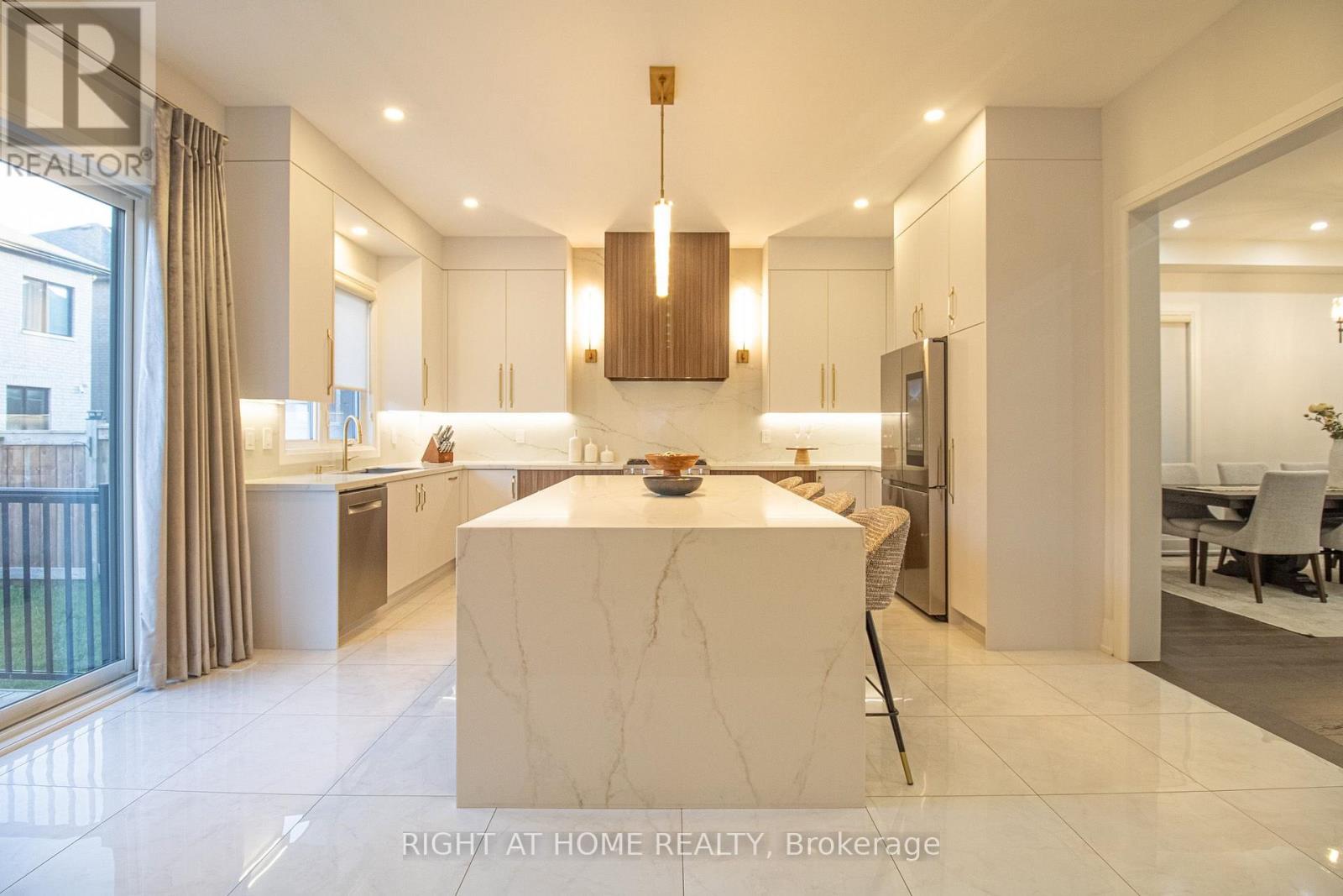 43 LONGWORTH AVENUE, Richmond Hill, Ontario