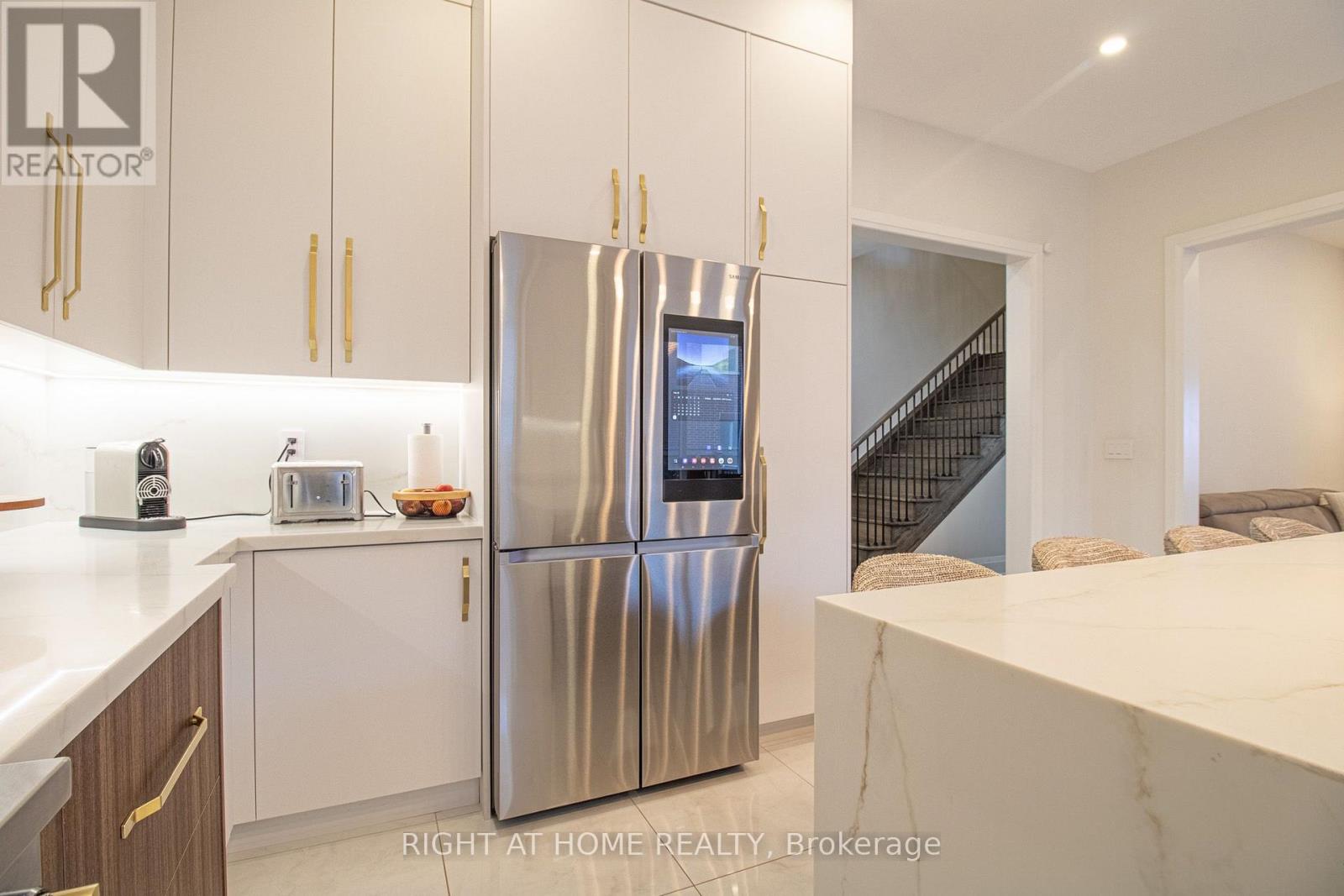43 Longworth Avenue, Richmond Hill, Ontario  L4E 1J2 - Photo 8 - N13698784