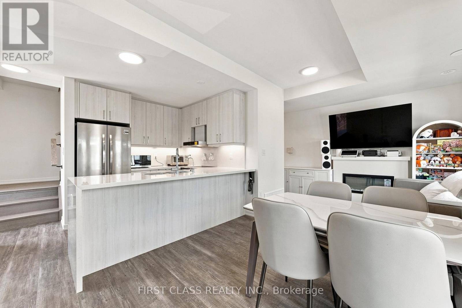 224 Matawin Lane, Richmond Hill, Ontario  L4B 0H8 - Photo 10 - N13698796