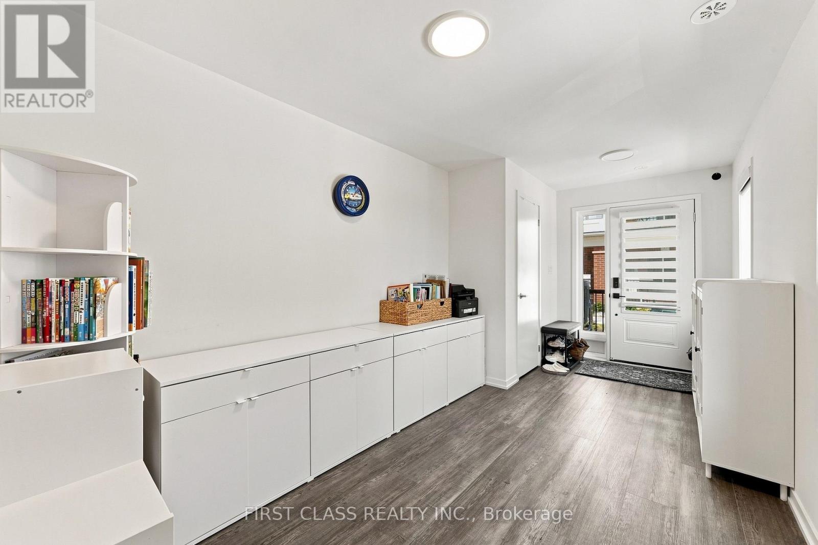 224 Matawin Lane, Richmond Hill, Ontario  L4B 0H8 - Photo 4 - N13698796