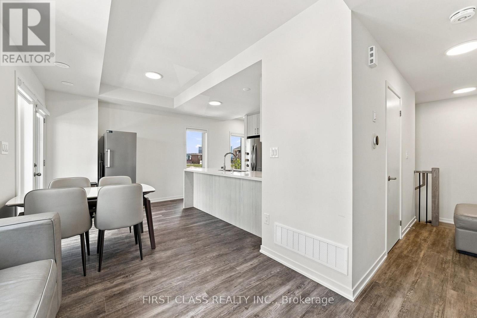 224 Matawin Lane, Richmond Hill, Ontario  L4B 0H8 - Photo 7 - N13698796