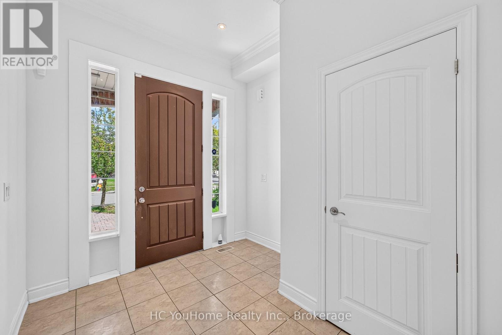 112 Lacewood Drive, Richmond Hill, Ontario  L4S 0E6 - Photo 3 - N13698814