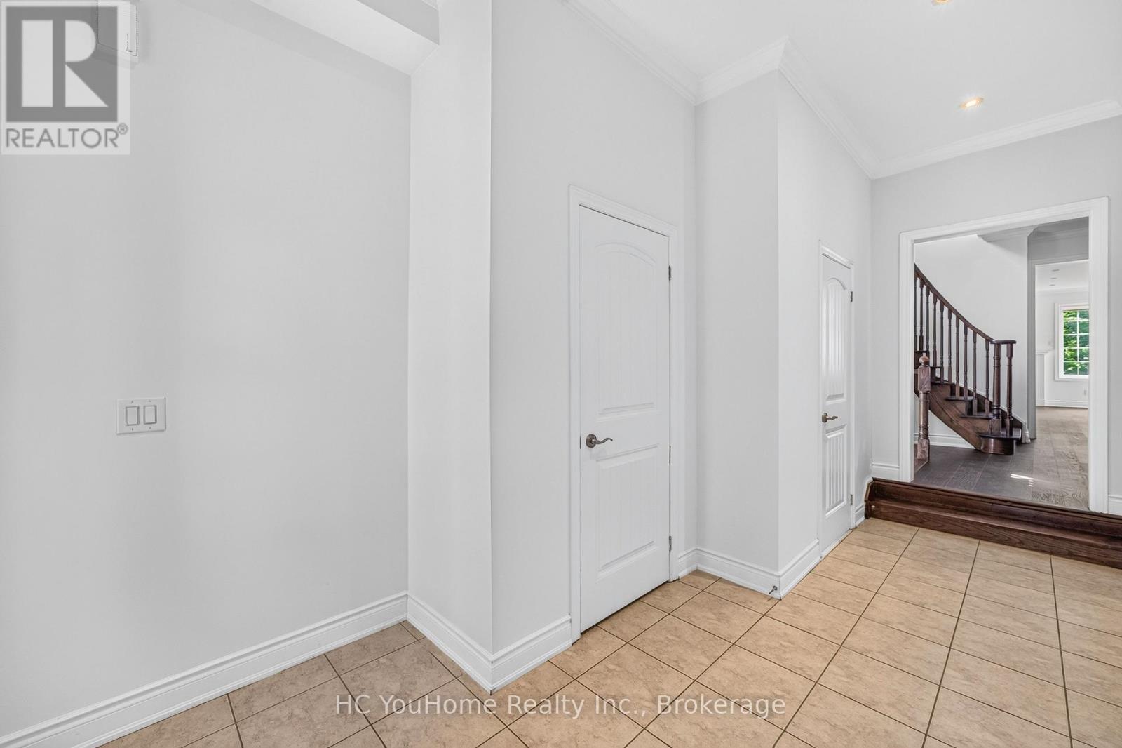 112 Lacewood Drive, Richmond Hill, Ontario  L4S 0E6 - Photo 4 - N13698814