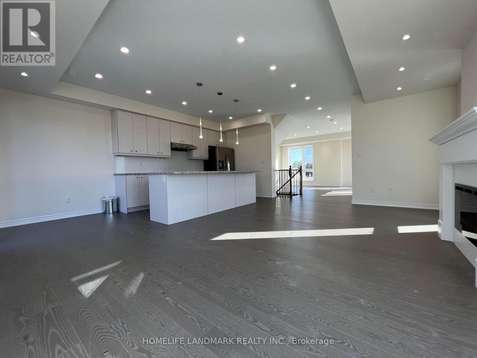 2 Concetta Conte Avenue, Markham, Ontario  L6C 0Z5 - Photo 8 - N13698818