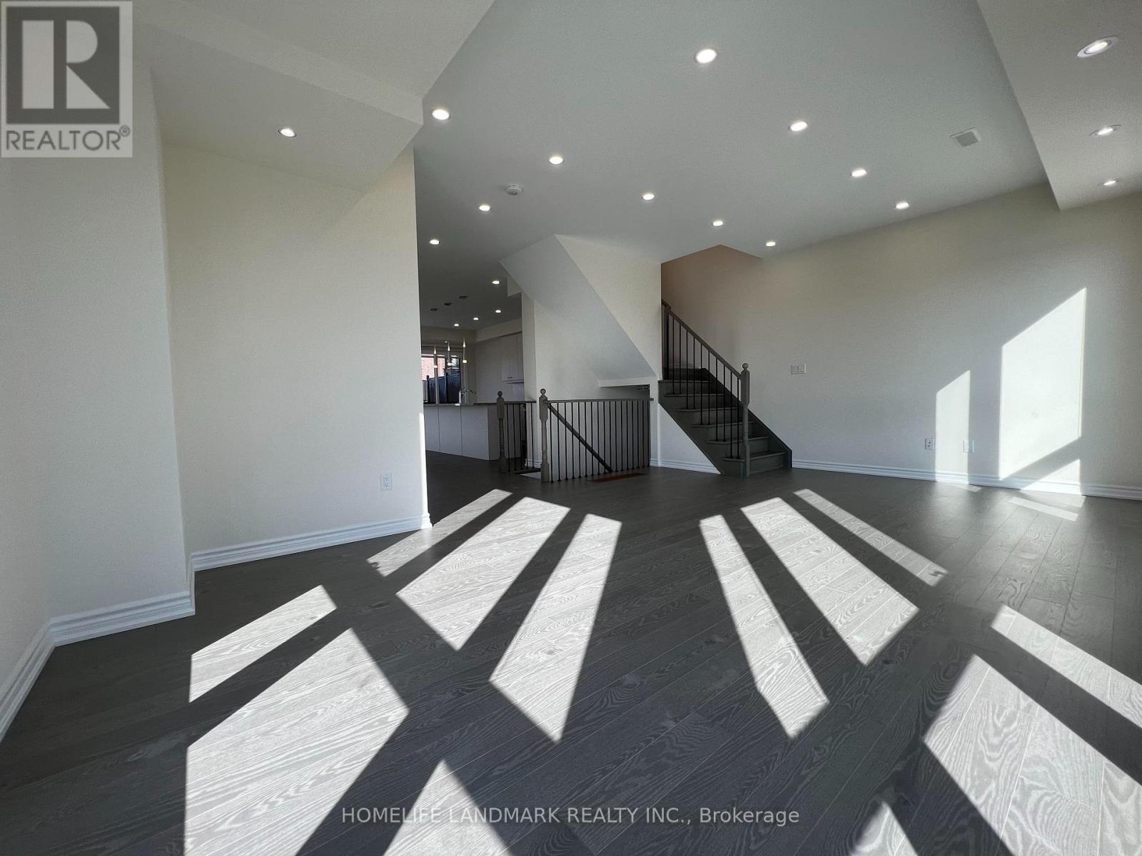 2 Concetta Conte Avenue, Markham, Ontario  L6C 0Z5 - Photo 9 - N13698818