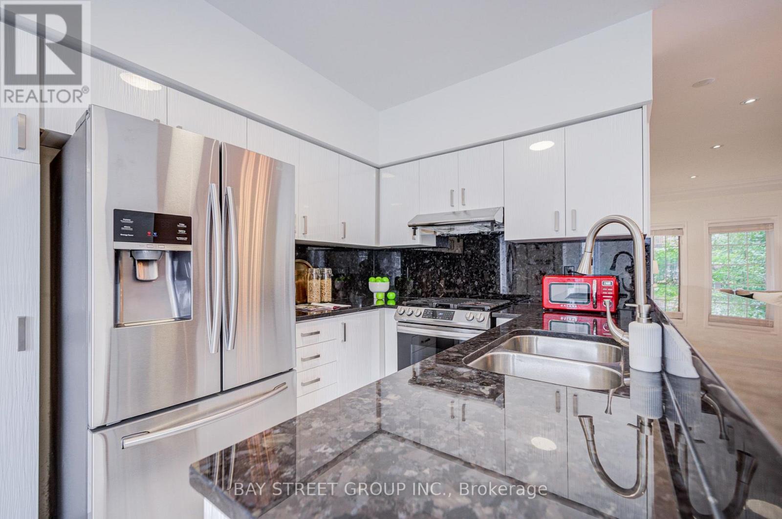 5 Luxton Avenue, Aurora, Ontario  L4G 7J5 - Photo 16 - N13698830