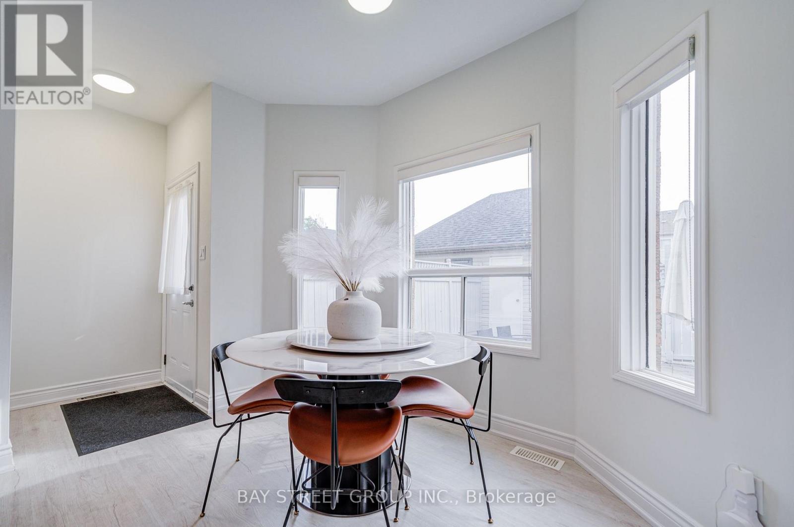 5 Luxton Avenue, Aurora, Ontario  L4G 7J5 - Photo 18 - N13698830