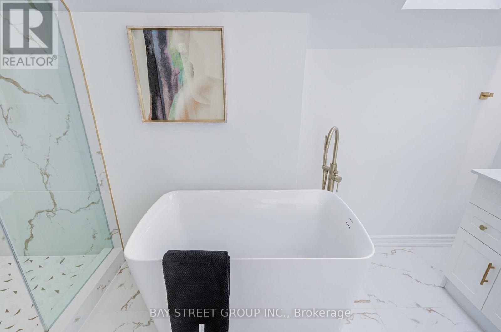 5 Luxton Avenue, Aurora, Ontario  L4G 7J5 - Photo 26 - N13698830