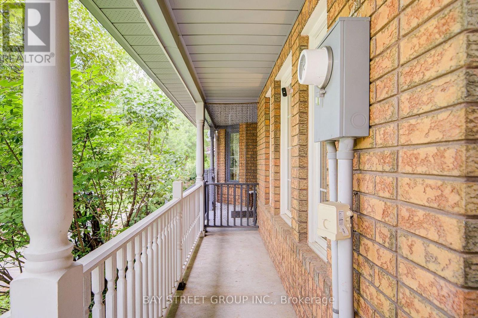 5 Luxton Avenue, Aurora, Ontario  L4G 7J5 - Photo 4 - N13698830