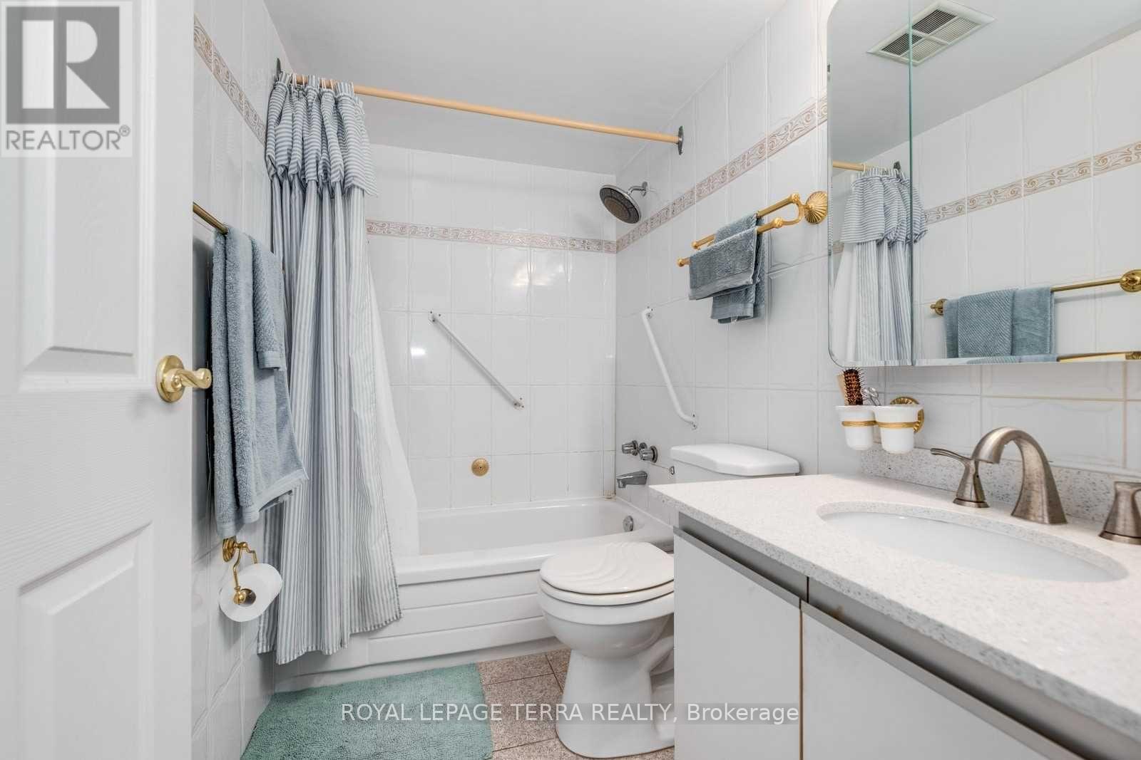 201 - 300 Webb Drive, Mississauga, Ontario  L5B 3W3 - Photo 18 - W13698806